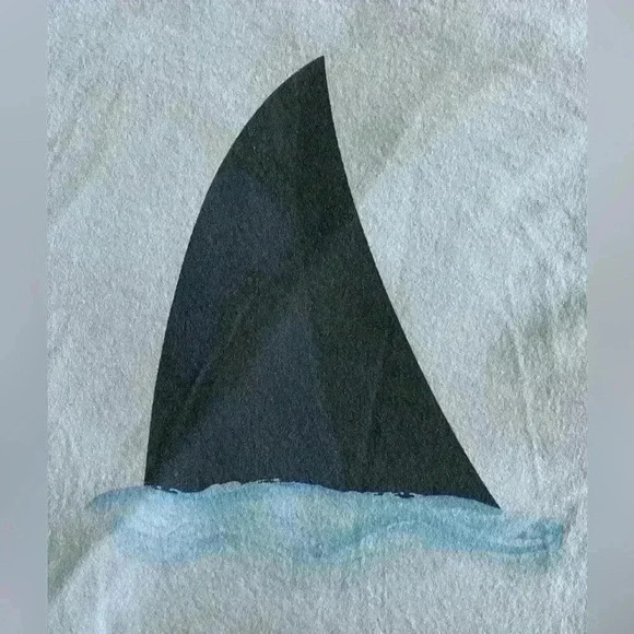 White Women’s Short Sleeve Tee Shirt Size XL Fruit of the Loom Shark Fin Water - Picture 6 of 6